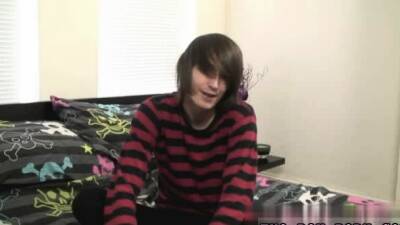 Gay video emo twink first time Hot emo dude Mikey Red has - drtuber.com