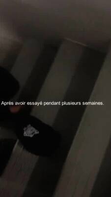 Une noire accepte de baiser dans les cages d'escaliers - drtuber.com - France