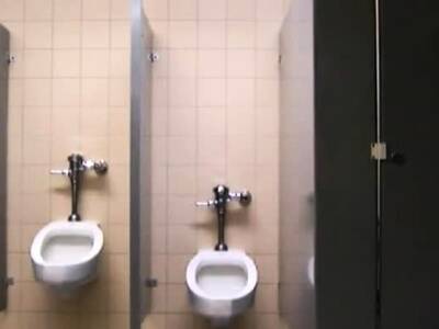 Masturbating in a public bathroom - drtuber.com