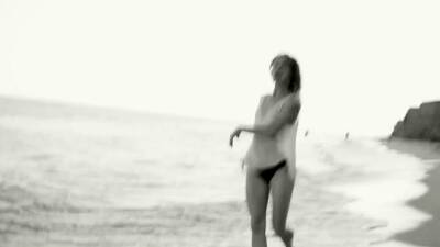 SUPERBE Innocent Hot Teen Shows Off Her Nubile Naked Body - webmaster.drtuber.com