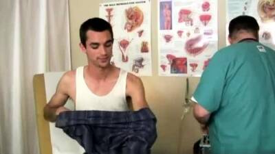 Split cock head gay porn video Damien told the doctor - drtuber.com