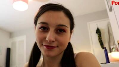 Beautiful teen brunette Jessica Sinn masturbates - drtuber.com