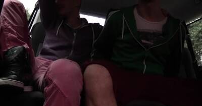 Homosexual guy favors his boyfriend with a blowjob in a car - drtuber.com