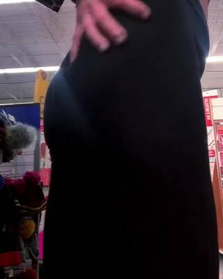 Walmart TIGHT Yoga Pants Fucking my Ass on a Public Sid - ashemaletube.com
