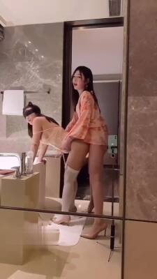 人妖干女 Transvestite's 张思妮 big penis thrusting woman's vagina - ashemaletube.com - China