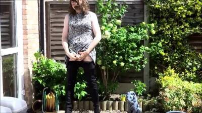 Sexy masturbating crossdresser in thigh boots outdoors - drtvid.com