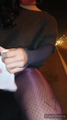Sexy hip skirt on the side of the road slapped the cock and was almost spotted by a motorcade - ashemaletube.com