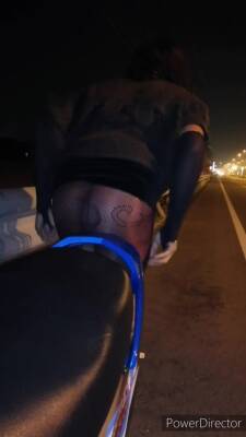 Sexy buttocks short skirt beat the cock on the side of the road until ejaculation - ashemaletube.com