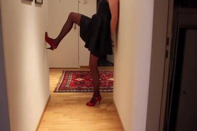 Dressed In Leather Skirt And Red High Heels, Play Till Cum - shemalez.com