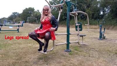 Tranny Working Out In The Park - hclips.com